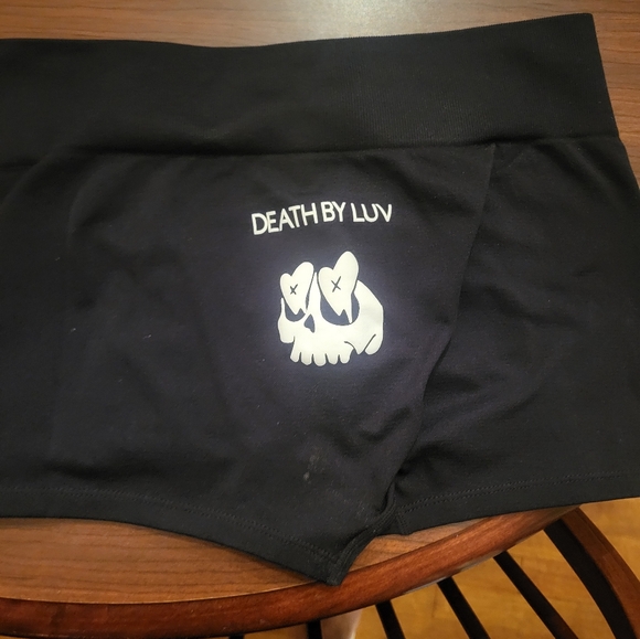 Luv Skull Design Womens Scrunch High waist booty shorts - Picture 1 of 3